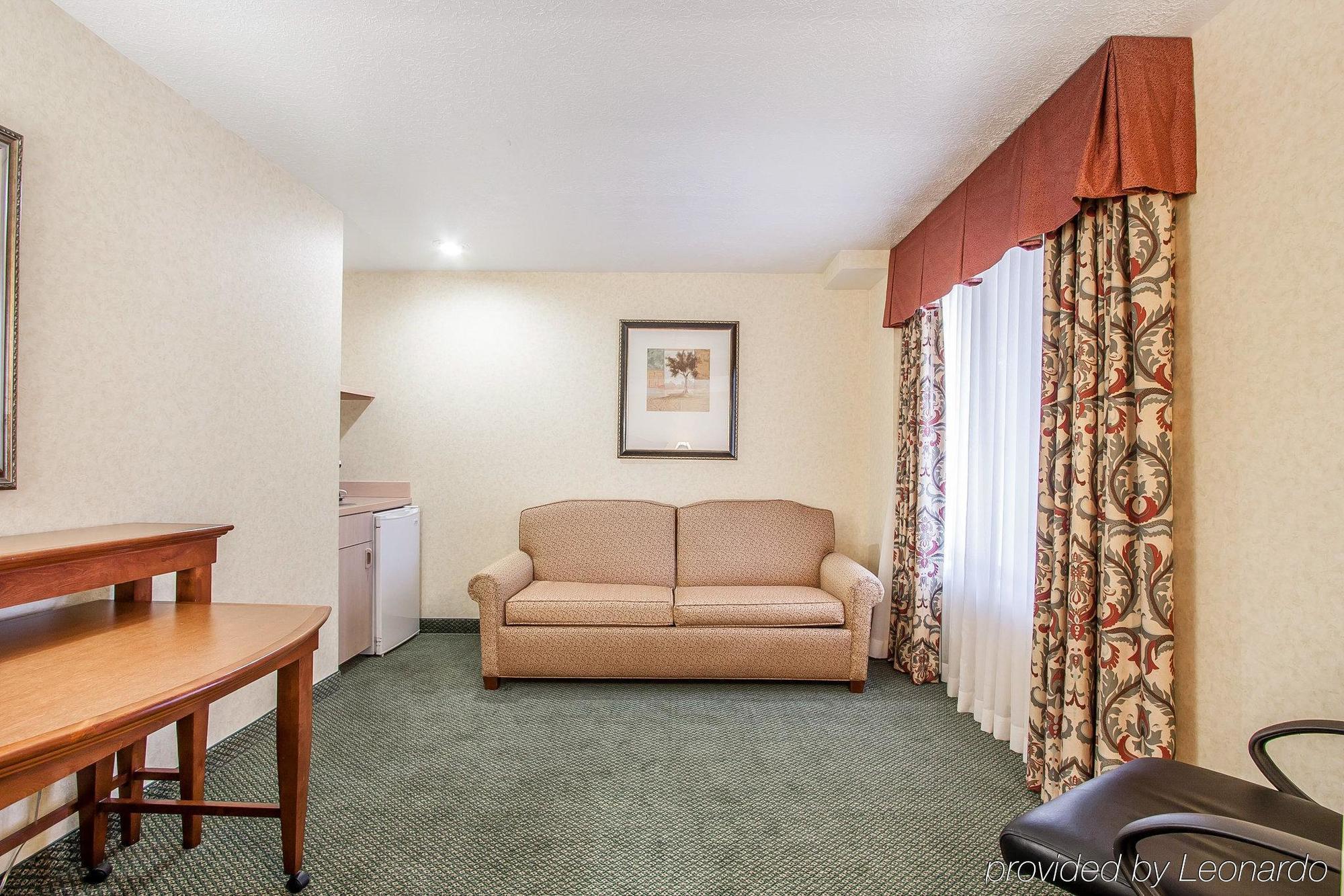 Comfort Inn Conference Center Hillsboro Exteriör bild